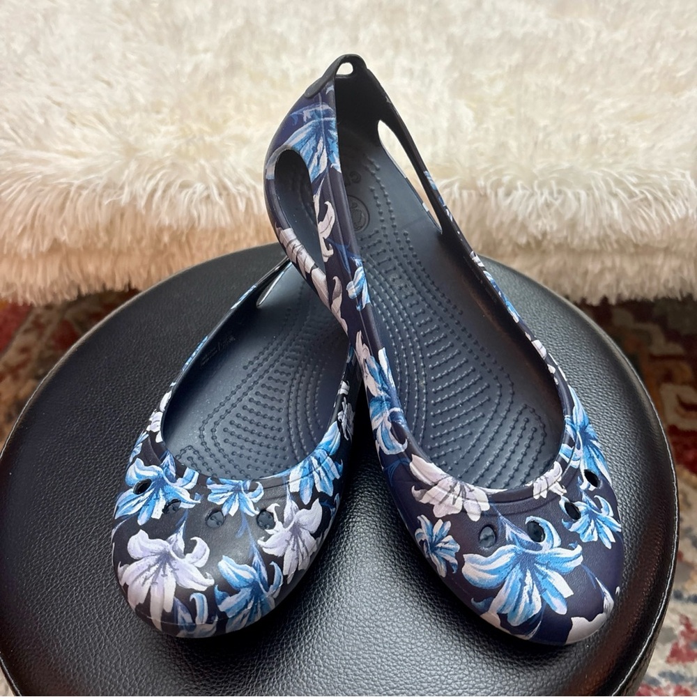 CROCS Navy Blue Floral Ballet Flats